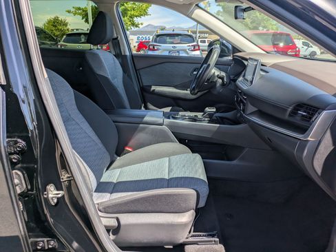 Used 2023 Nissan Rogue SV AWD/4WD image 32