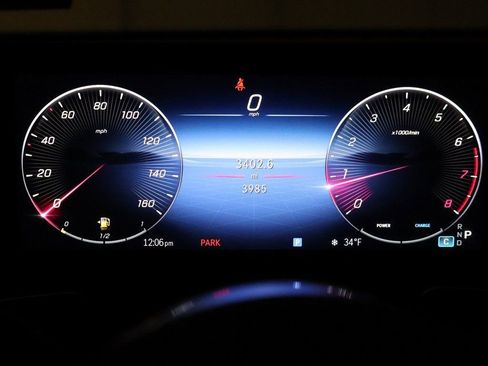 Used 2025 Mercedes-Benz GLB 250 4MATIC image 36