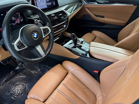 Used 2020 BMW 530i w/ M Sport Package RWD image 4