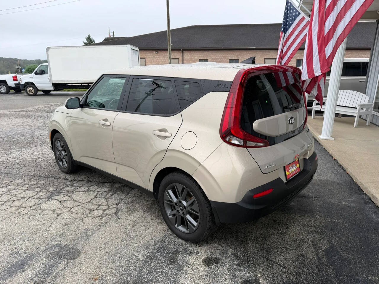 Used 2020 Kia Soul EX FWD image 3