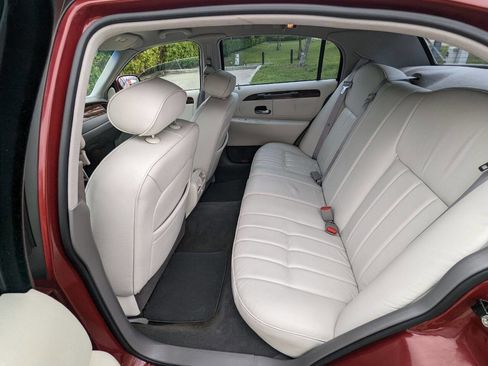 Used 1998 Lincoln Town Car Executive image 13