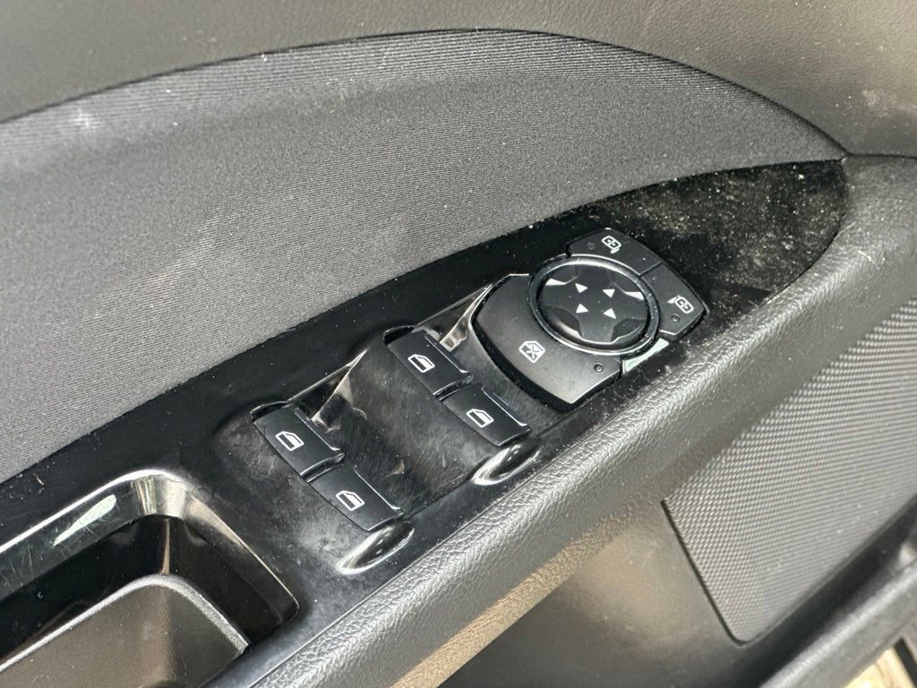 Used 2016 Ford Fusion SE FWD image 15