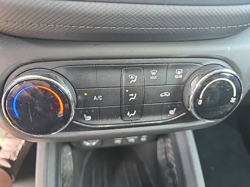 Used 2021 Chevrolet TrailBlazer LT w/ Driver Confidence Package FWD image 17