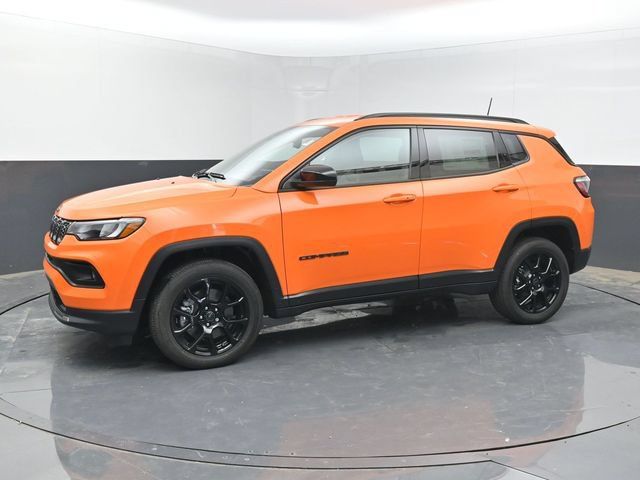 Used 2026 Jeep Compass Latitude AWD/4WD image 3