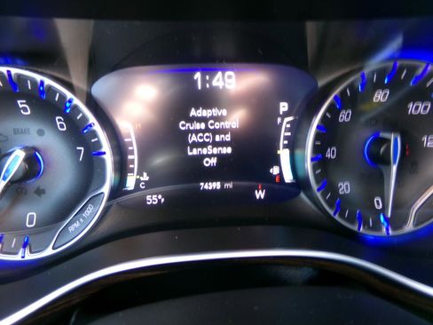 Used 2022 Chrysler Pacifica Limited FWD image 20