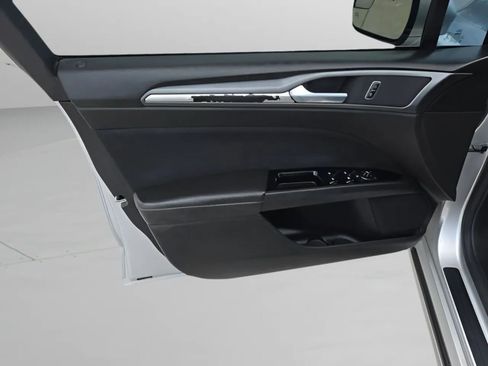 Used 2014 Ford Fusion SE FWD image 4