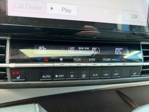 Used 2021 Toyota Sienna XLE AWD/4WD image 21