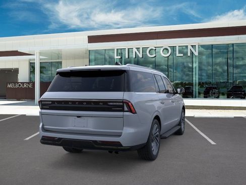 New 2026 Lincoln Navigator L Premier AWD/4WD image 8