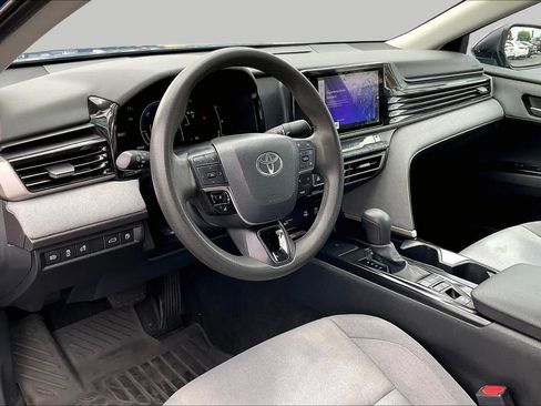 Used 2025 Toyota Camry LE w/ Convenience Package FWD image 17