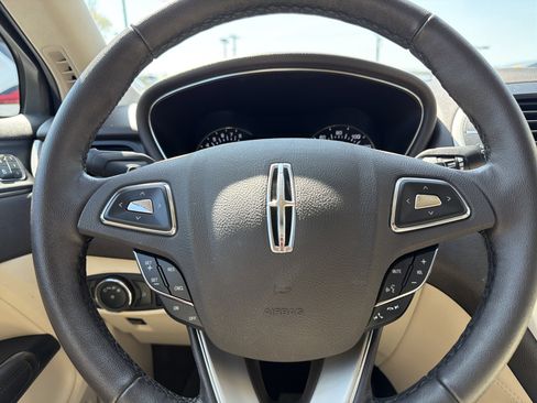 Used 2019 Lincoln MKC Premiere AWD/4WD image 12