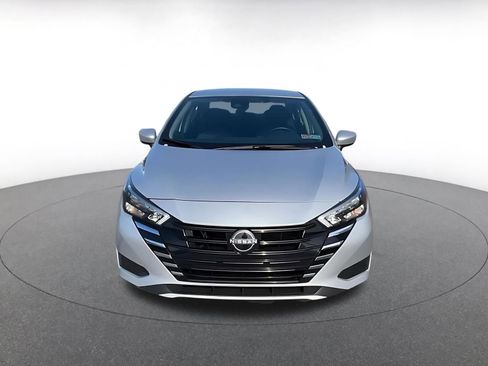 Used 2025 Nissan Versa SV image 5