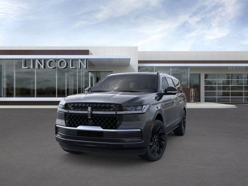 New 2026 Lincoln Navigator L Reserve w/ Jet Appearance Package AWD/4WD image 2