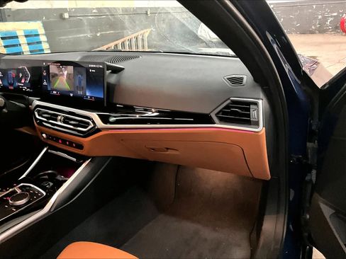 Used 2024 BMW 330i Sedan w/ Convenience Package RWD image 17