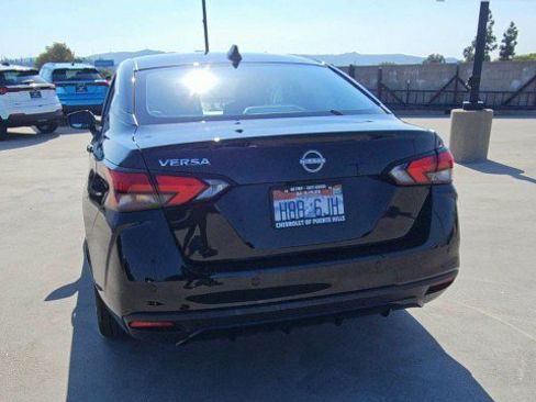 Used 2025 Nissan Versa SV FWD image 7