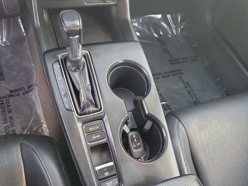 Used 2024 Honda Civic EX-L image 25