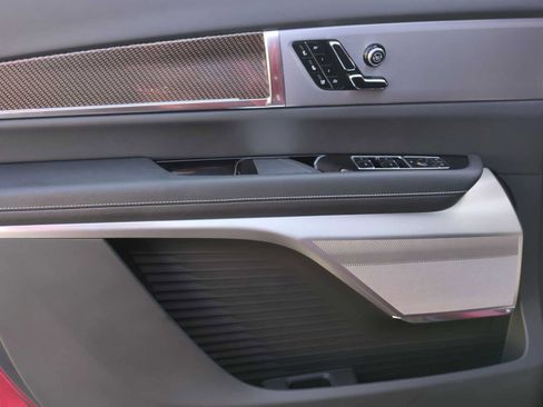 New 2026 Cadillac Vistiq Sport image 10