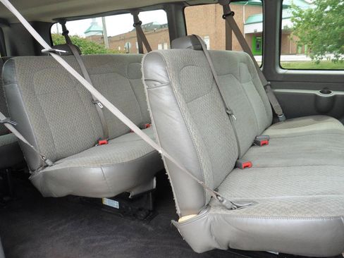 Used 2020 Chevrolet Express 3500 LT w/ LT Preferred Equipment Group RWD image 5