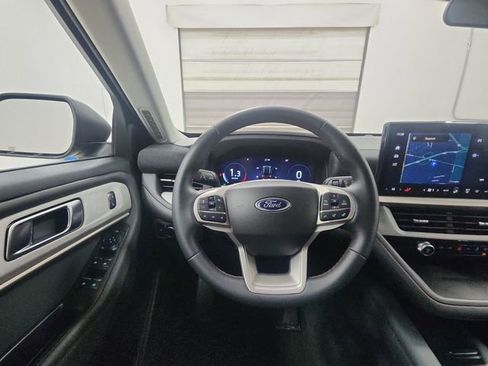 Used 2025 Ford Explorer Active image 12