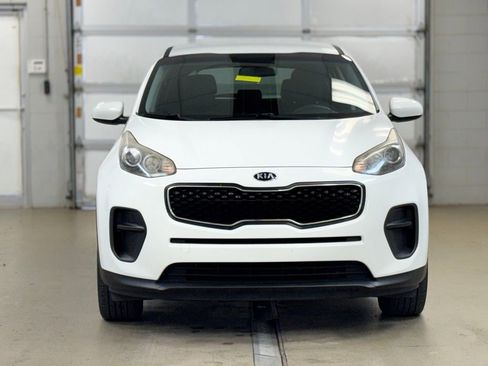 Used 2017 Kia Sportage LX image 2