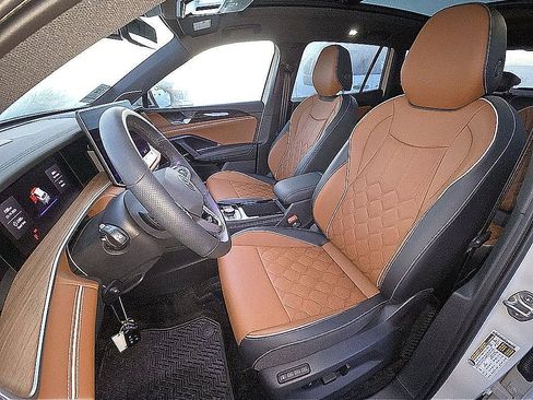 Used 2026 Volkswagen Tiguan SEL R-Line image 3