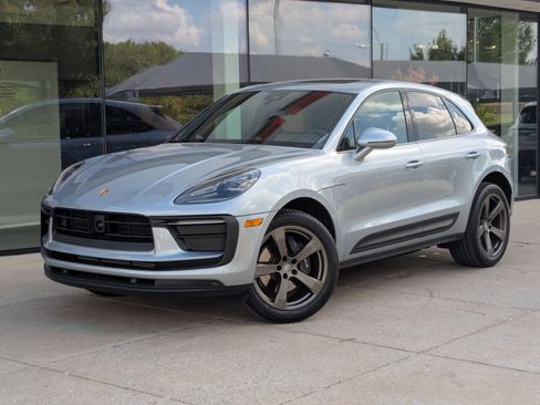Certified 2026 Porsche Macan AWD/4WD image 1