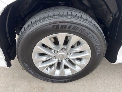 Used 2022 Lexus GX 460 Premium w/ Premium Package image 6