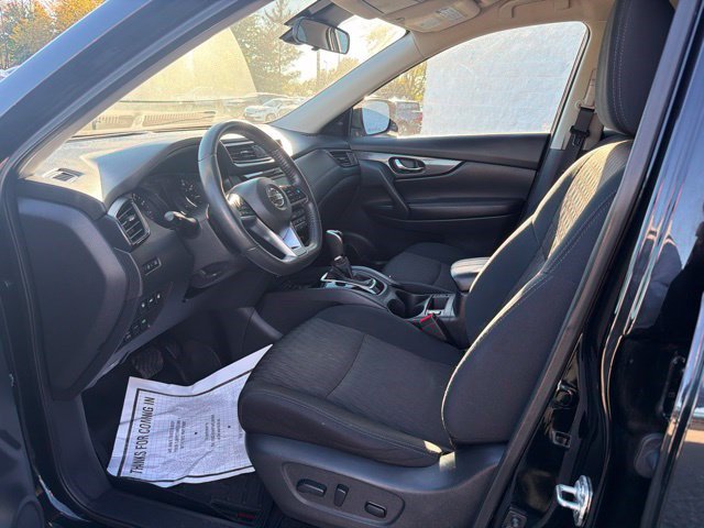 Used 2019 Nissan Rogue SV w/ Premium Package AWD/4WD image 12