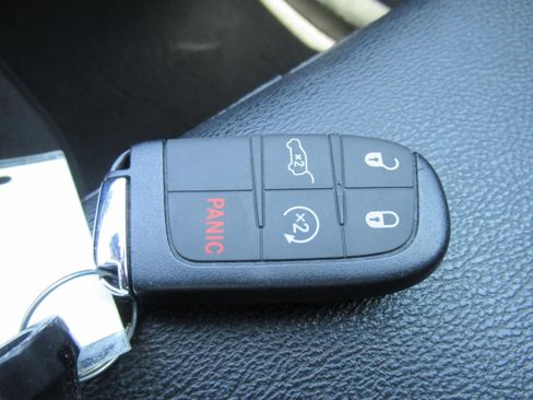 Used 2026 Jeep Compass Limited AWD/4WD image 28