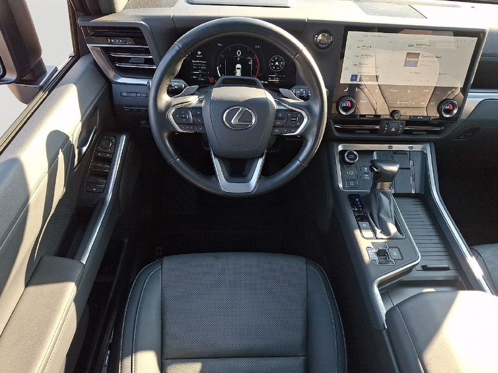 Used 2024 Lexus GX 550 w/ Accessory Package (Z1) AWD/4WD image 12
