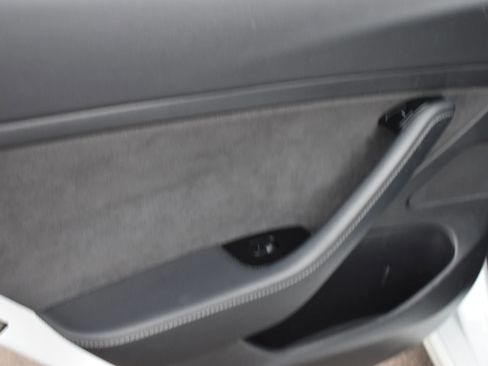 Used 2020 Tesla Model 3 Standard Range image 18