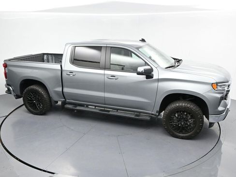 Used 2025 Chevrolet Silverado 1500 LT AWD/4WD image 40