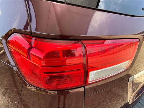 Used 2016 Kia Sedona SX Limited FWD image 29