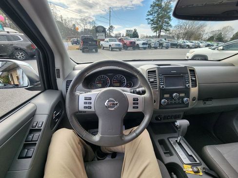 Used 2019 Nissan Frontier SL image 15