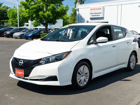 Used 2024 Nissan Leaf S FWD image 3