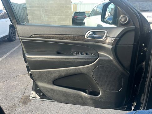 Used 2012 Jeep Grand Cherokee Laredo image 13