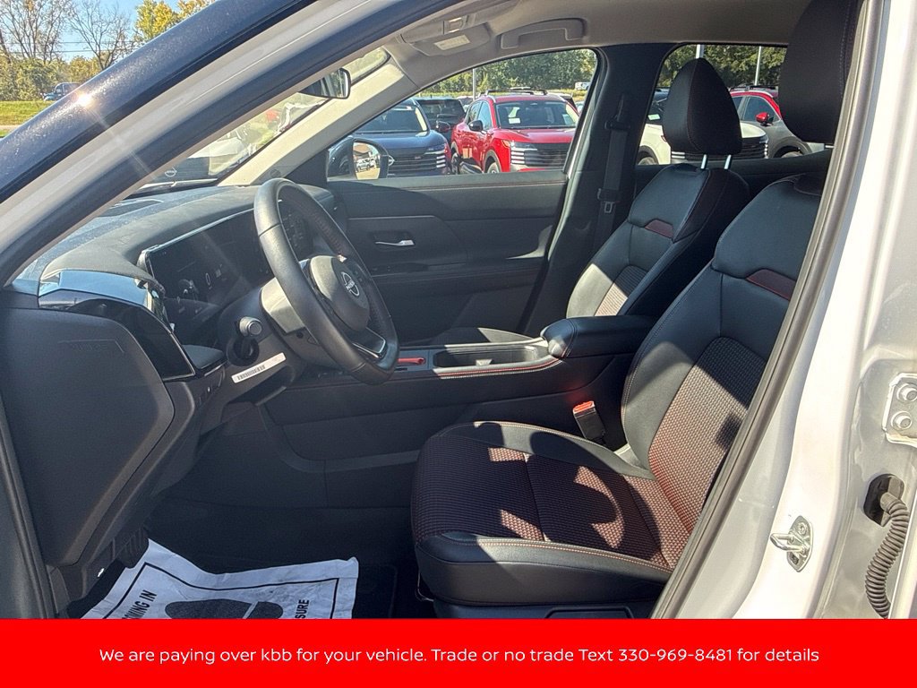 Certified 2025 Nissan Kicks SR AWD/4WD image 12