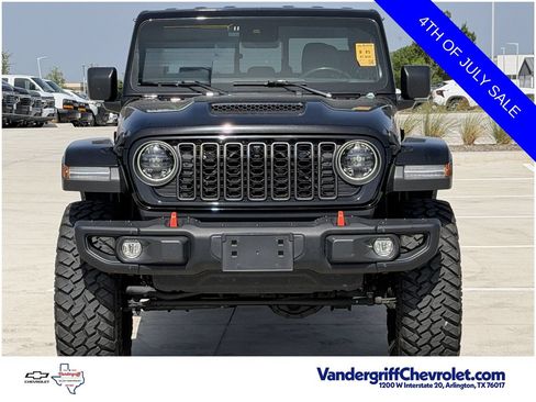 Used 2024 Jeep Gladiator Mojave AWD/4WD image 7