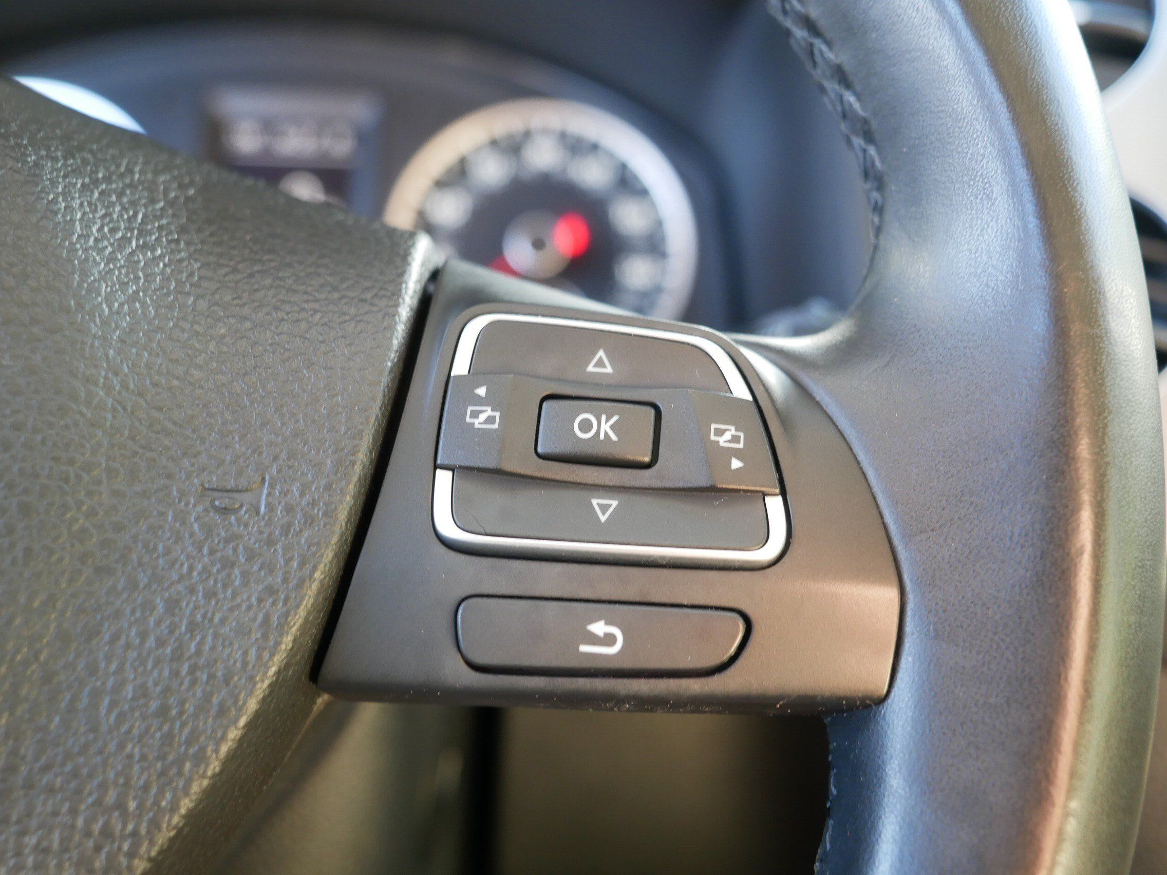 Used 2017 Volkswagen Tiguan Wolfsburg Edition FWD image 29
