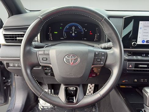 Used 2025 Toyota Camry SE FWD image 12