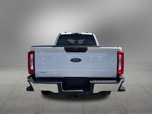 Used 2025 Ford F250 XLT image 8