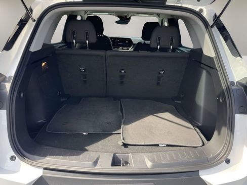 Used 2025 Chevrolet TrailBlazer LT AWD/4WD image 21