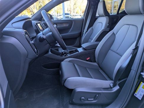 New 2025 Volvo EX40 Core w/ Climate Package image 16