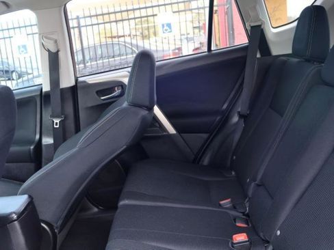 Used 2015 Toyota RAV4 XLE FWD image 30