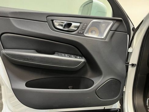 Used 2018 Volvo XC60 T8 Inscription w/ Luxury Seat Package AWD/4WD image 13