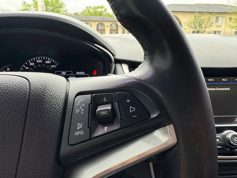 Used 2019 Chevrolet Trax LT w/ LT Convenience Package FWD image 23