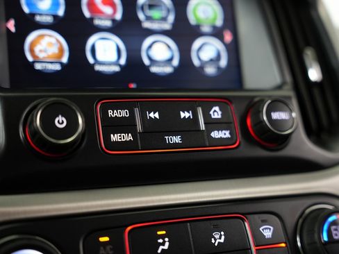 Used 2016 GMC Canyon SLT w/ Driver Alert Package image 24