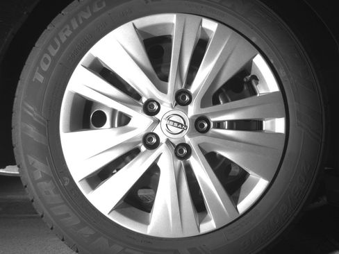 Used 2025 Nissan Sentra S FWD image 18