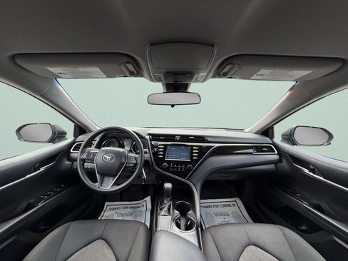 Used 2018 Toyota Camry LE FWD image 18