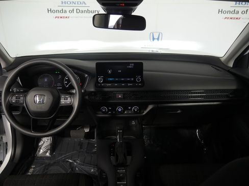 Used 2025 Honda HR-V LX image 16