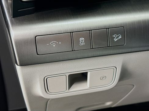 Used 2025 Hyundai Kona SEL image 17